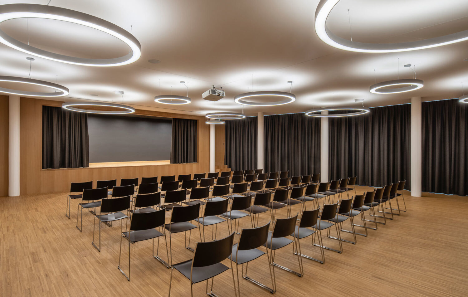 3 2018 11 Sonnenfeld Innen 1